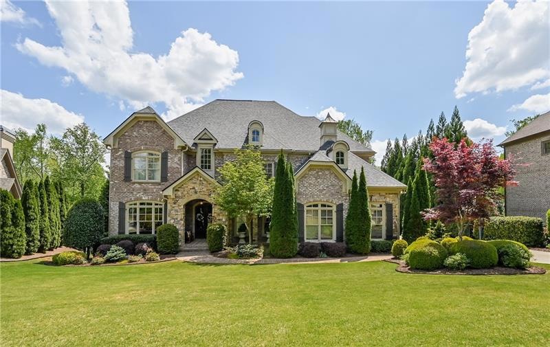 Gorgeous former Model Home in estate section of Tu
