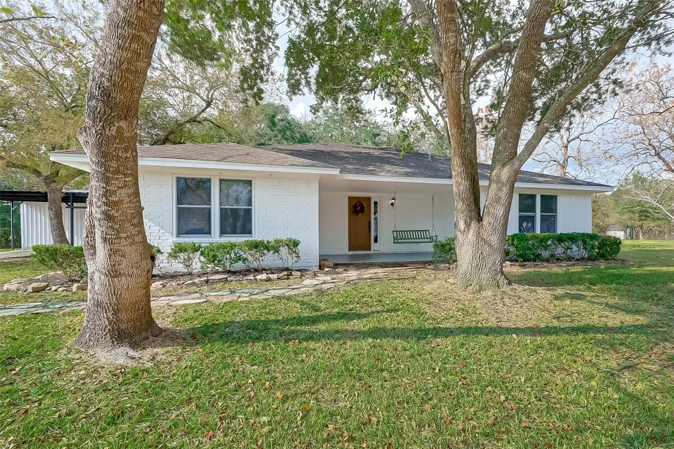 4812 Hill Rd, Alvin, TX 77511 - photo 1