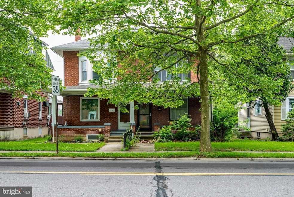 Pending $230,000 • Co-Listing Agent