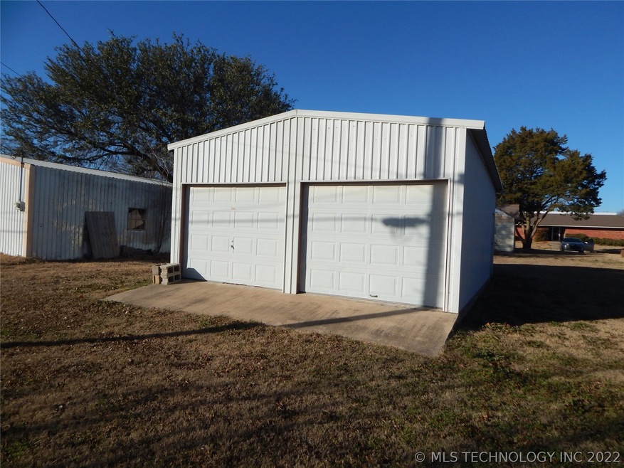 1502 9th Ave NW, Ardmore, OK 73401 - photo 1