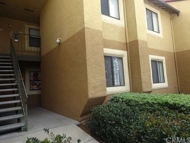 FRONT OF CONDO, BOTTOM UNIT