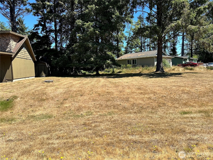 604 Sollecks Ave SE, Ocean Shores, WA 98569 - photo 1