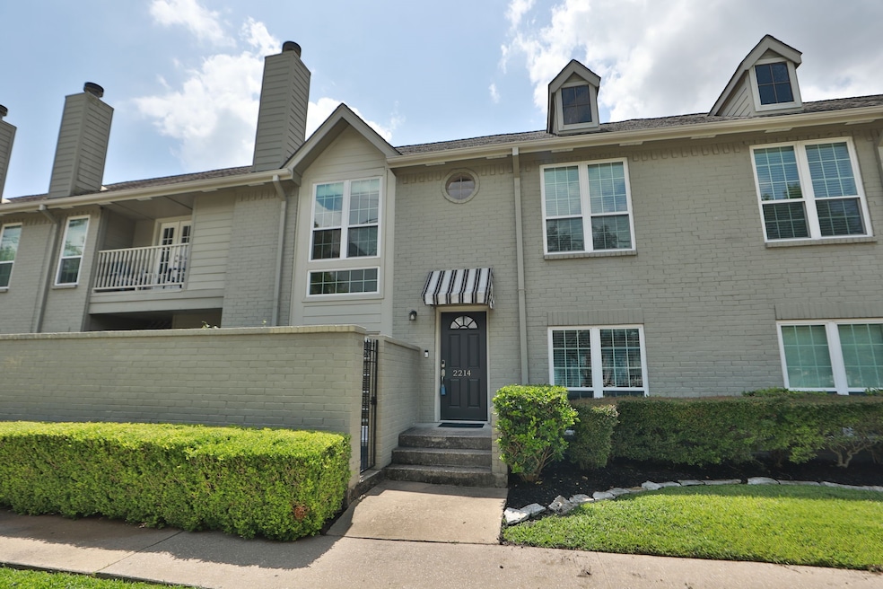 Welcome to Urban Elegance! Move in Ready beautiful