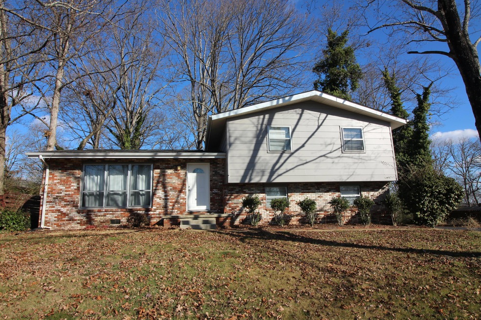 1335 Koblan Dr, Hixson, TN 37343 - photo 1