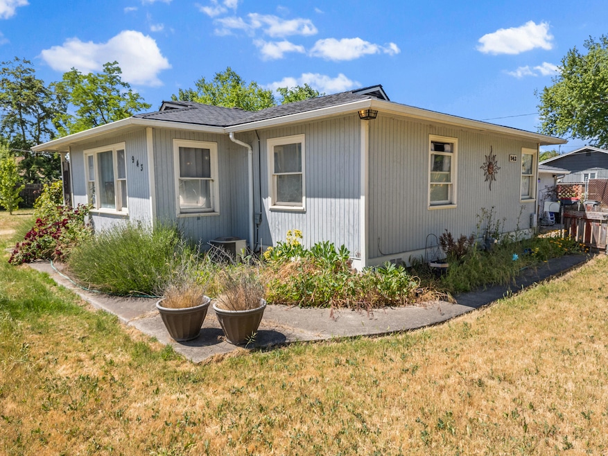 1_943 n ross ln, medford-drone-08