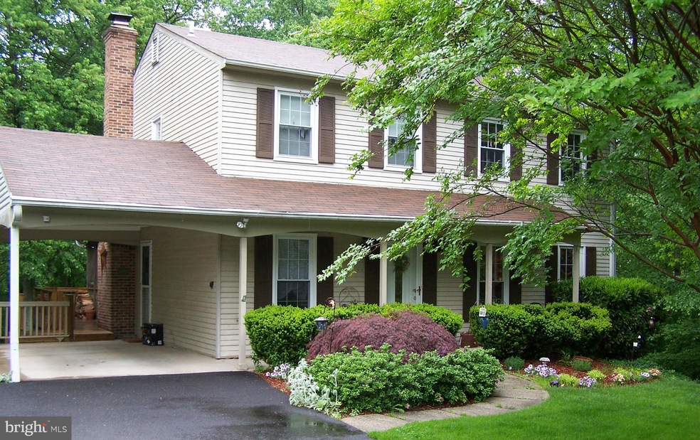 7771 Newington Woods Dr, Springfield, VA 22153 - photo 1