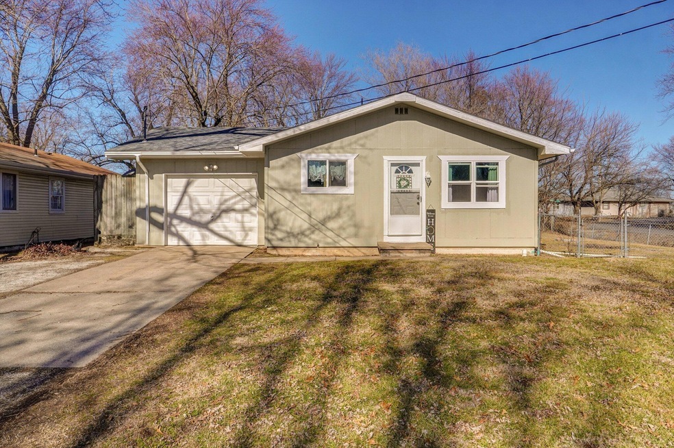 2621 E Atlantic St-21