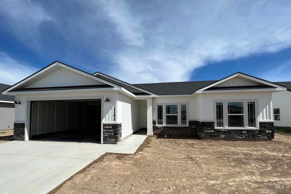 1142 White Birch Ave, Twin Falls, ID 83301 - photo 1