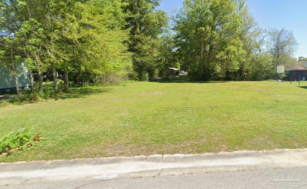 302 Front St, Century, FL 32535 - photo 1