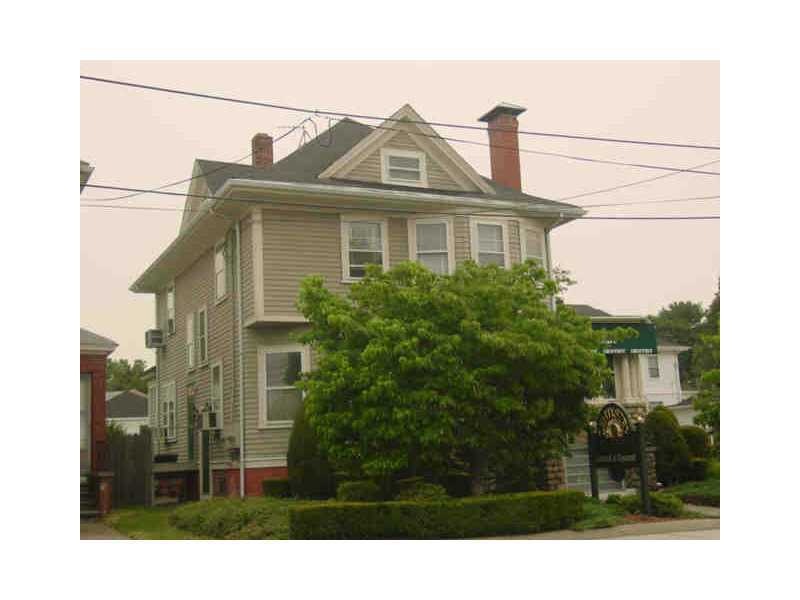 795 Park Ave unit 2, Cranston, RI 02910 - photo 1