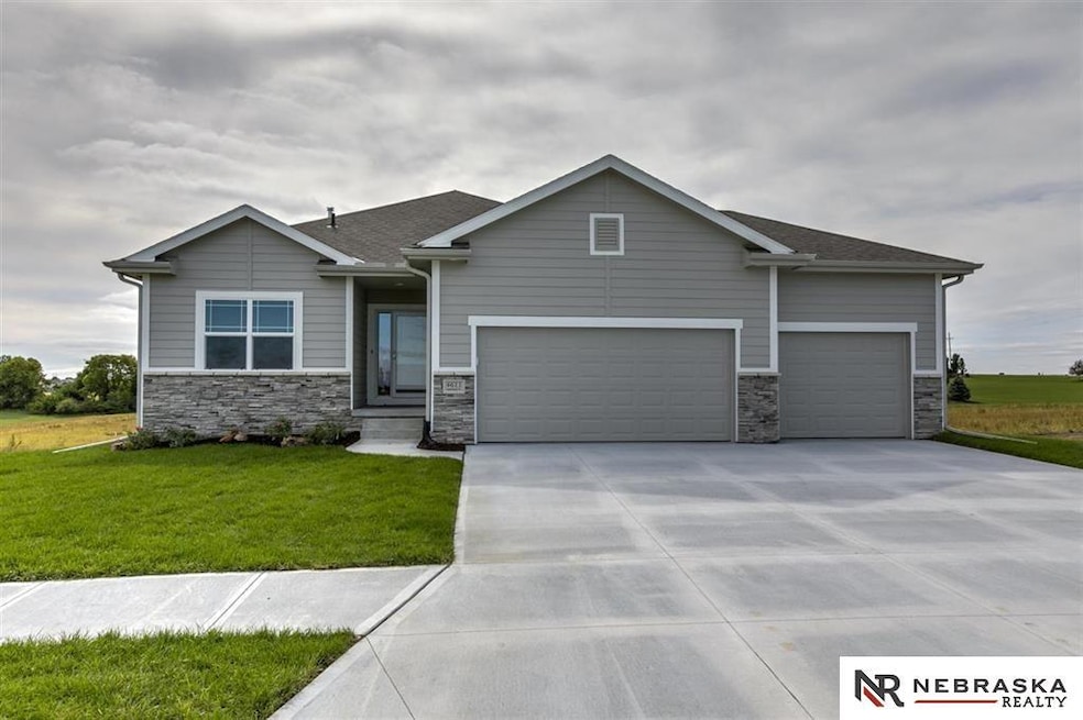 12202 S 113th St, Papillion, NE 68046 - photo 1