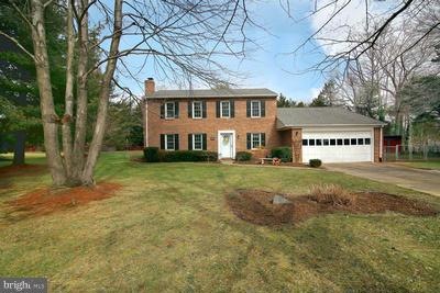 4923 Princess Anne Ct, Fairfax, VA 22032 - photo 1