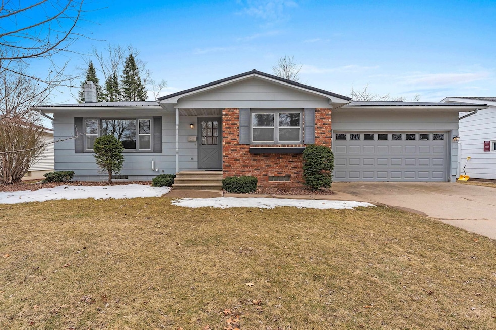 524 Fairview Way, Shawano, WI 54166 - photo 1