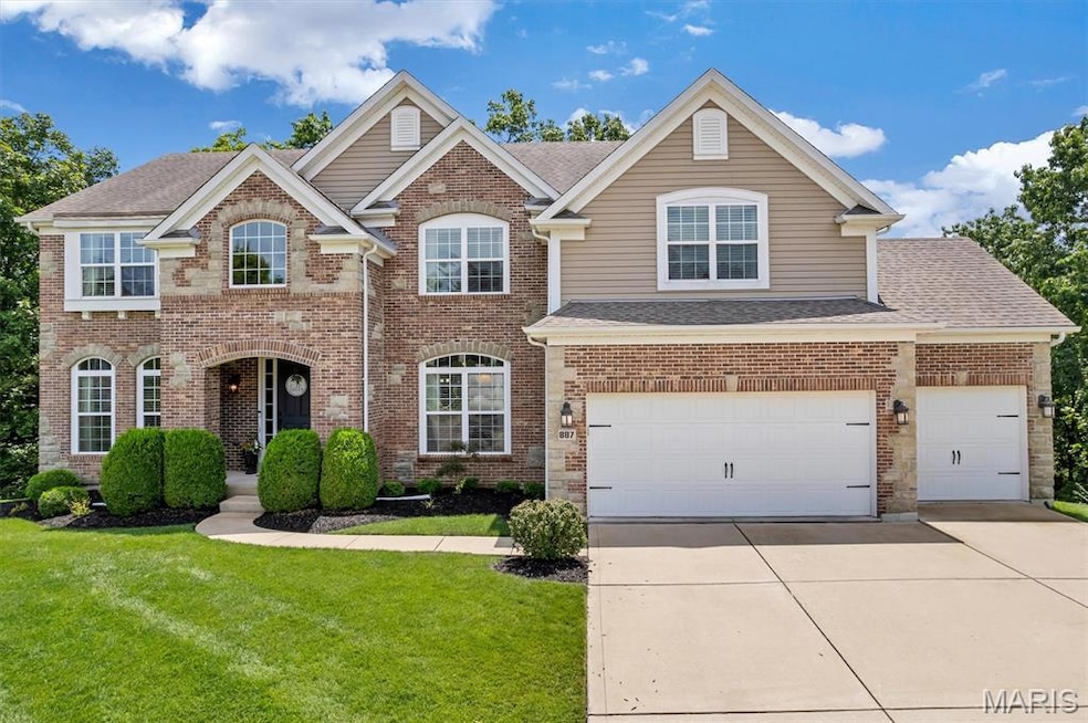 Pending $874,900 • Co-Listing Agent