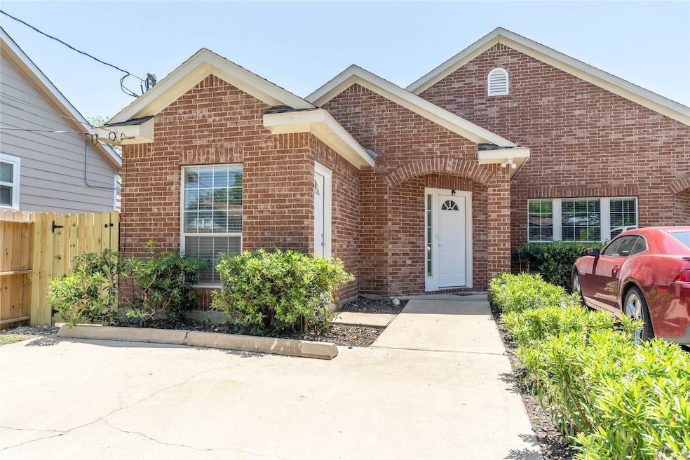 For Rent $1,700/month