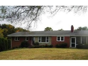 1504 Valley View Dr, Johnson City, TN 37601 - photo 1