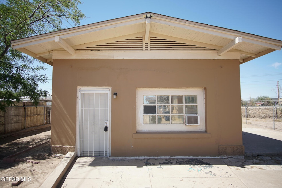 7600 Franklin Dr unit Rear, El Paso, TX 79915 - photo 1