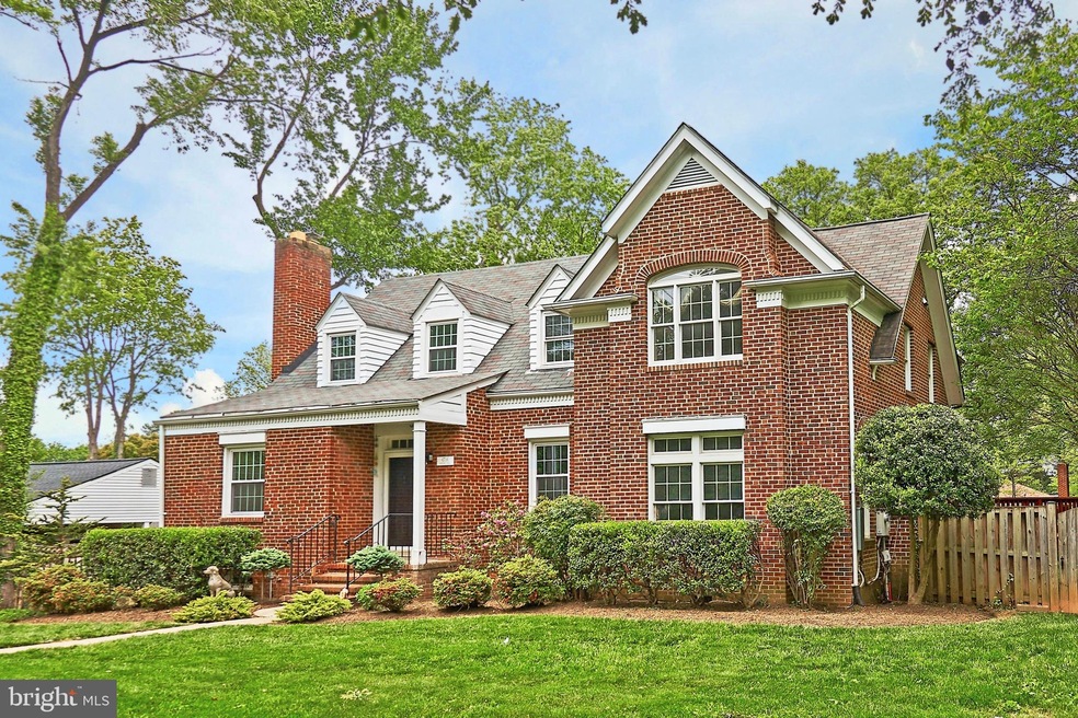 6706 Haycock Rd, Falls Church, VA 22043 - photo 1