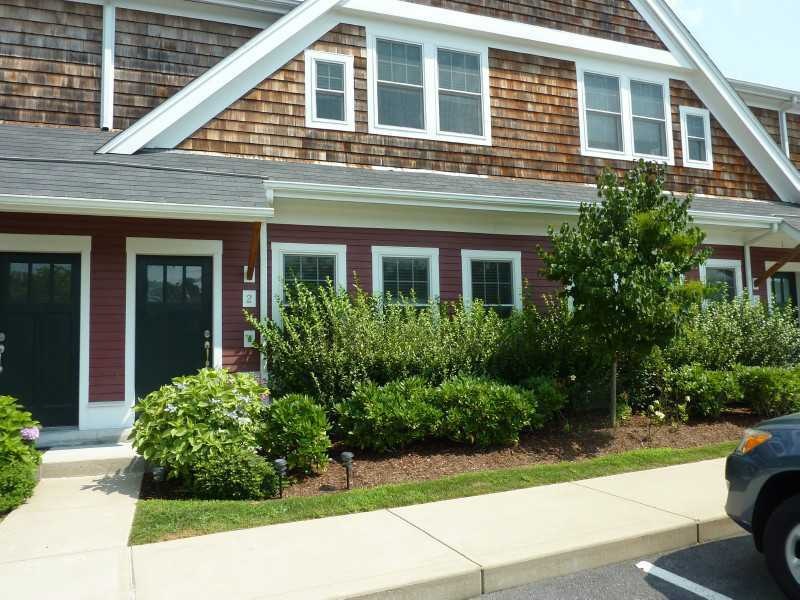 265 Post Rd unit 2, Warwick, RI 02888 - photo 1
