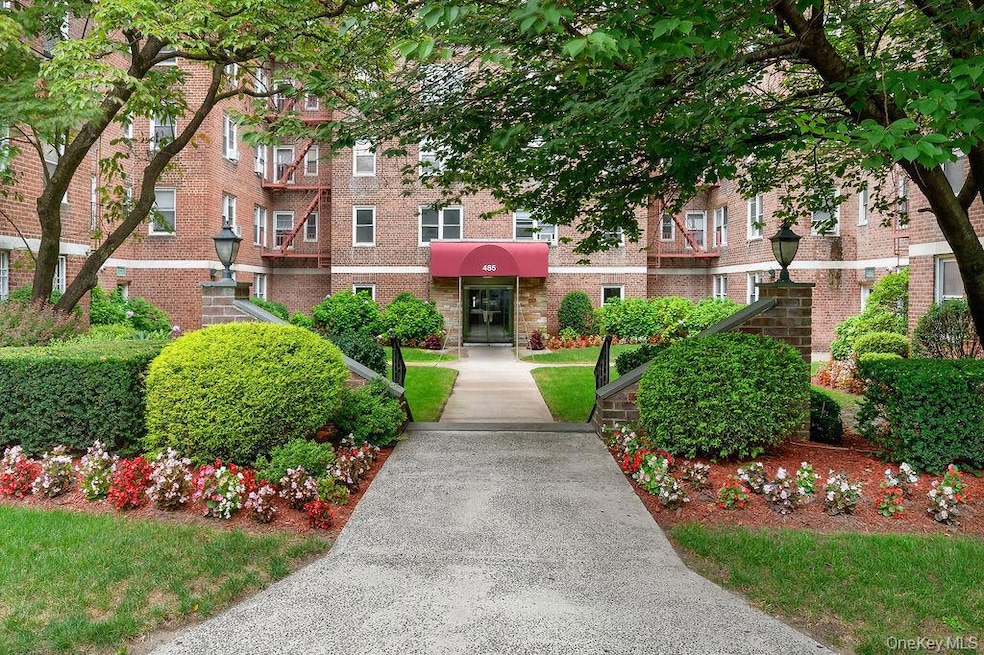485 Bronx River Rd unit A21, Yonkers, NY 10704 - photo 1