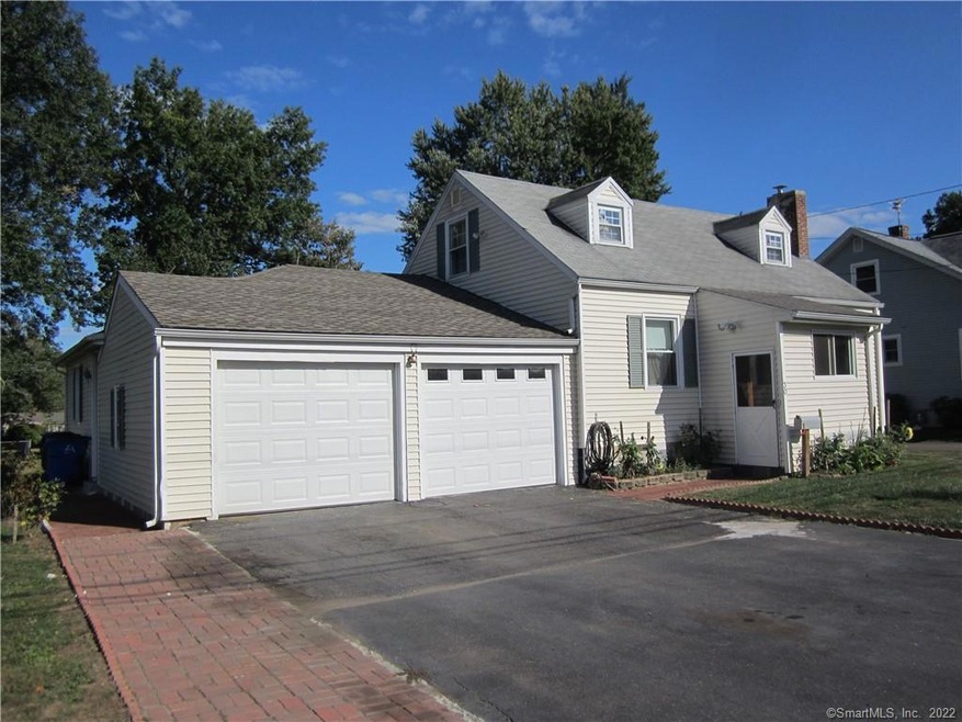 Front view of 30 Goodwin Ave, Wethersfield