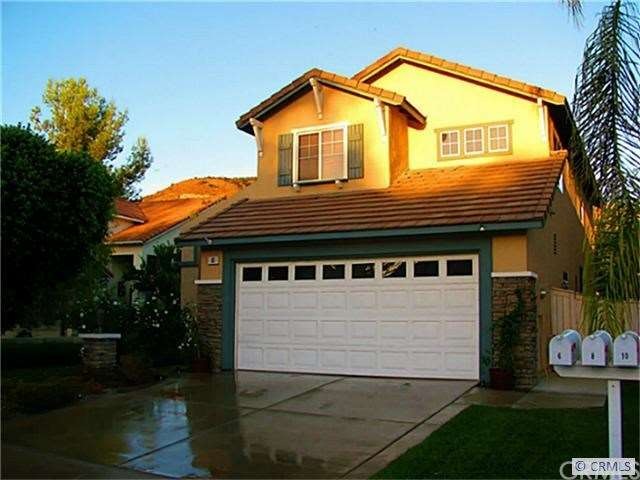 Great Curb Appeal at end of Cul-de-Sac