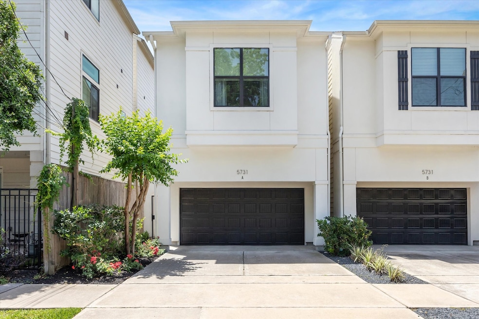 Welcome to your potential new home - the perfect b