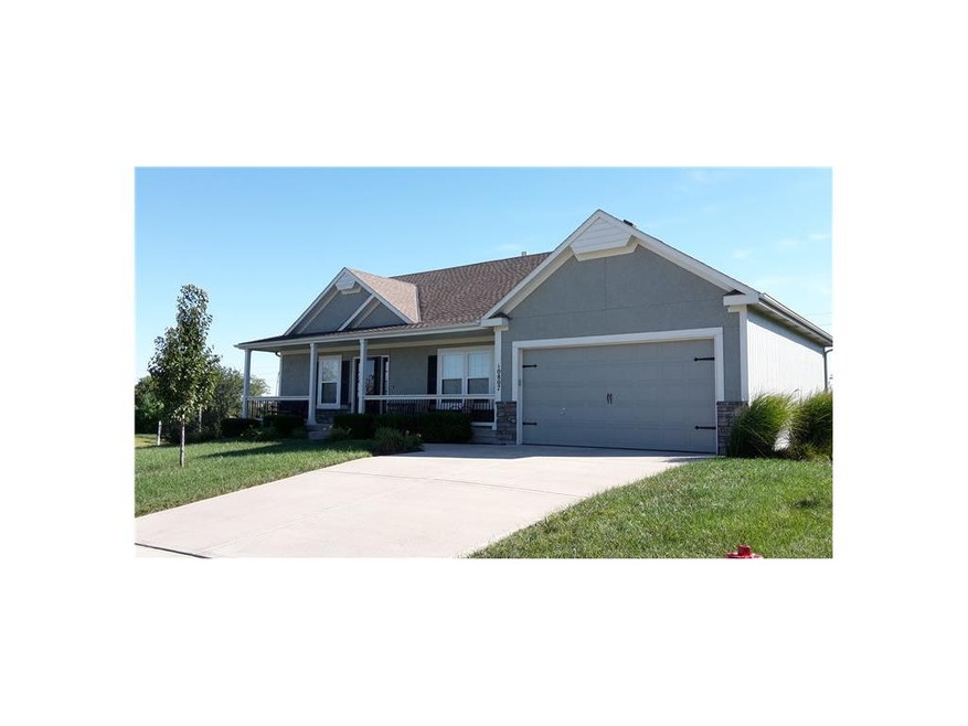 Cool Country Ranch - Like Brand New!