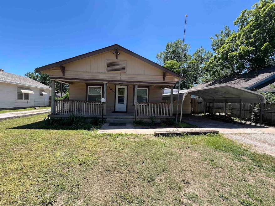 1625 W Maple Ave, Enid, OK 73703 - photo 1