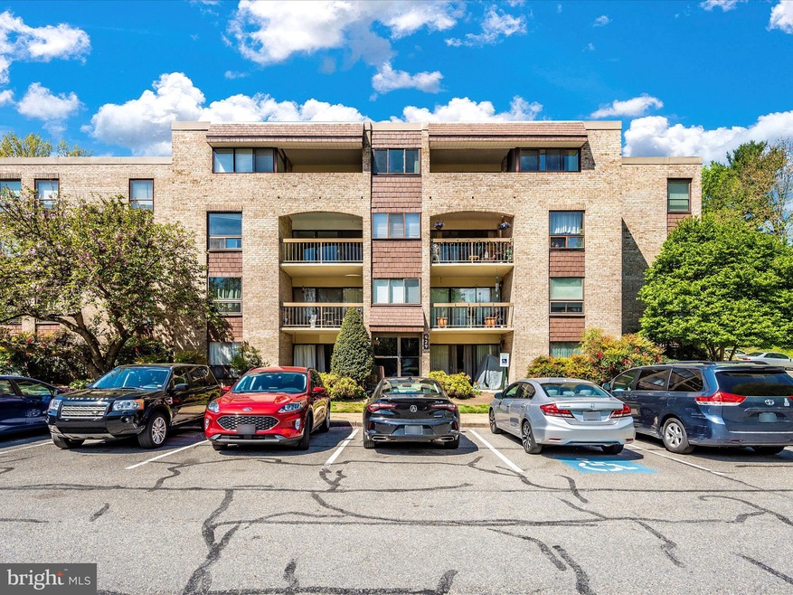 429 Christopher Ave unit 24, Gaithersburg, MD 20879 - photo 1