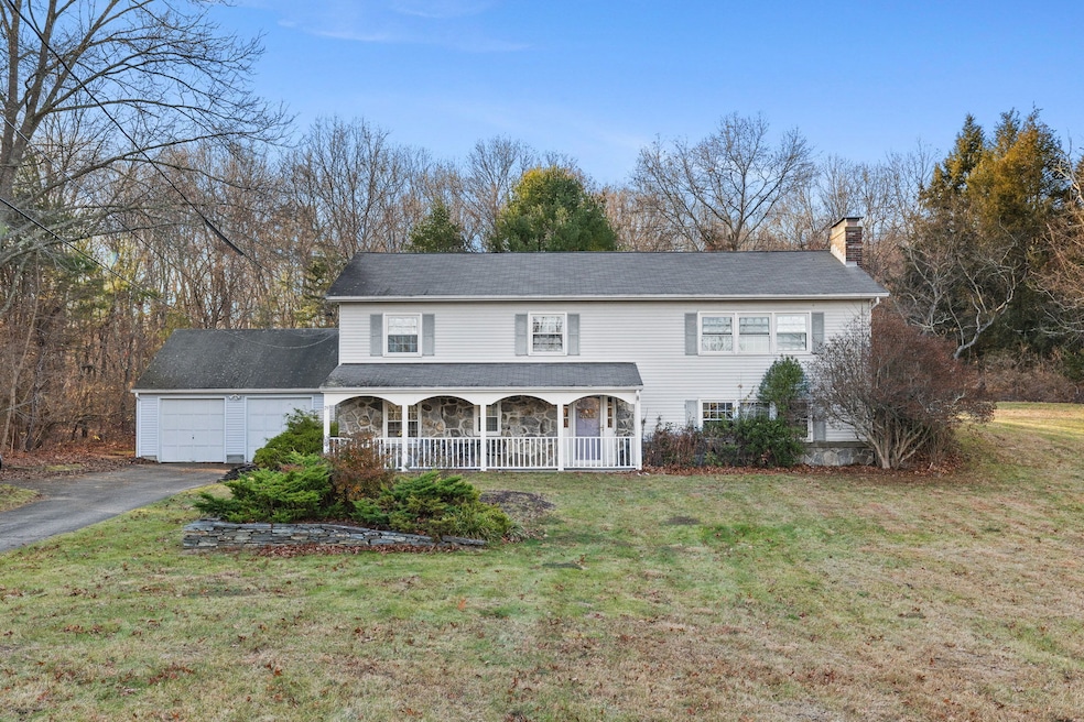 29 Chaffeeville Rd, Mansfield Center, CT 06250 - photo 1