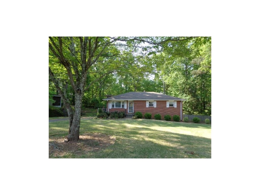 Very well maintained home in quite neighborhood.Ne