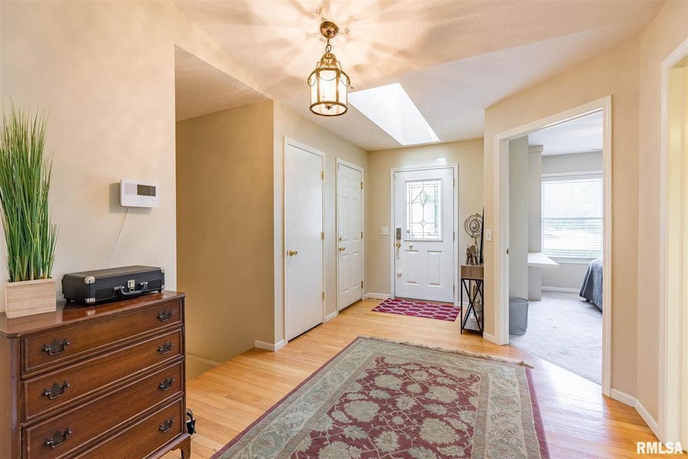 4801 N Division St unit B, Davenport, IA 52806 - photo 1