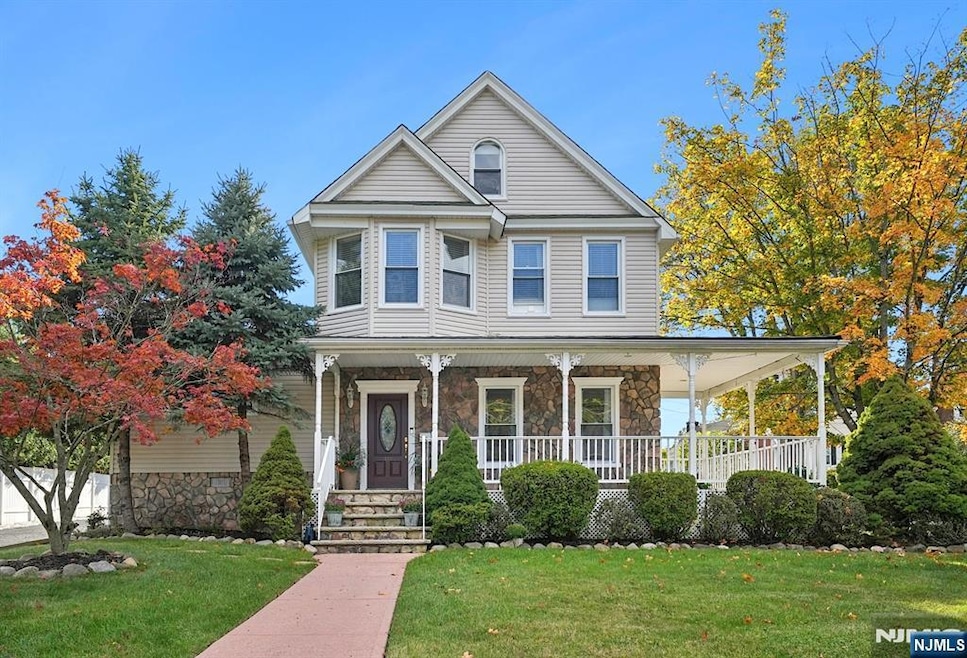 418 Closter Dock Rd, Closter, NJ 07624 - photo 1