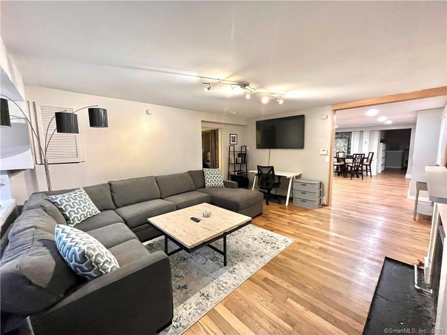 548 Chapel St unit 1, New Haven, CT 06511 - photo 1