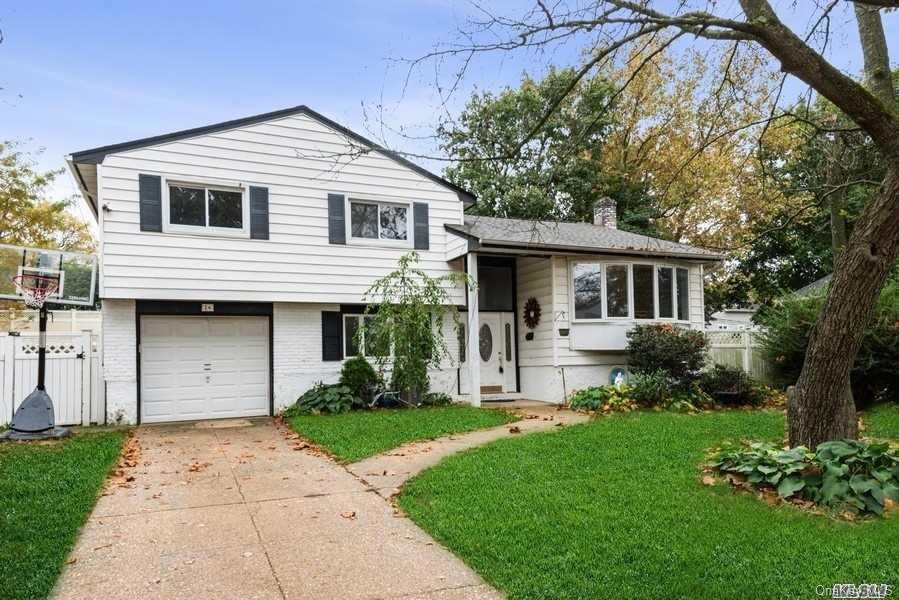 26 Jerome Dr, Glen Cove, NY 11542 - photo 1