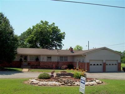 21042 Pratt Rd, Parsons, KS 67357 - photo 1
