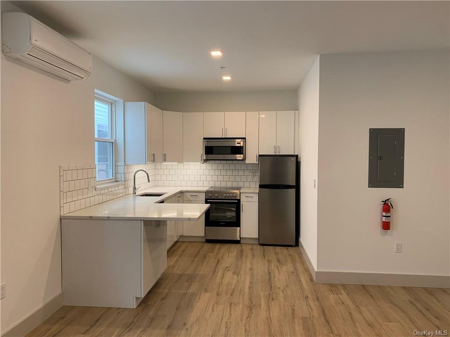 558 Main St unit 564 3A, Poughkeepsie, NY 12601 - photo 1