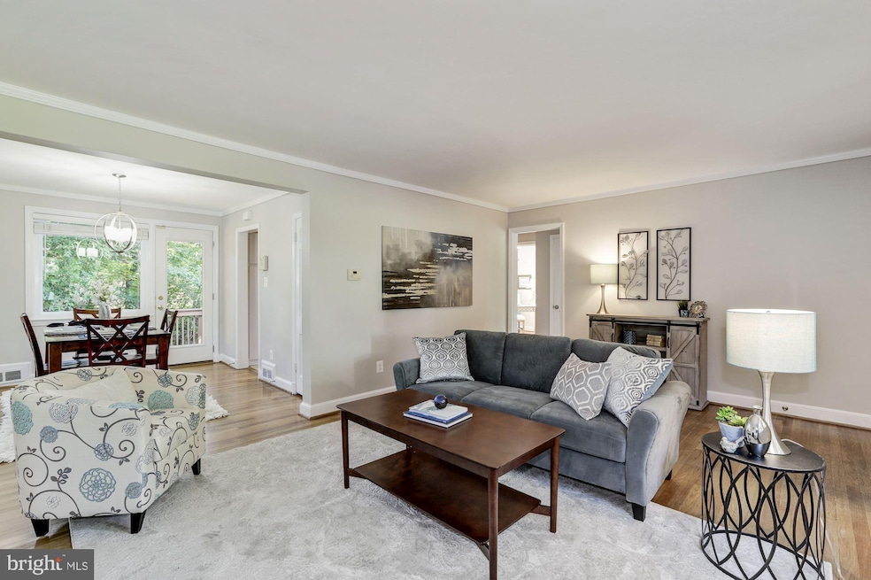 3601 Faircastle Dr, Chevy Chase, MD 20815 - photo 1