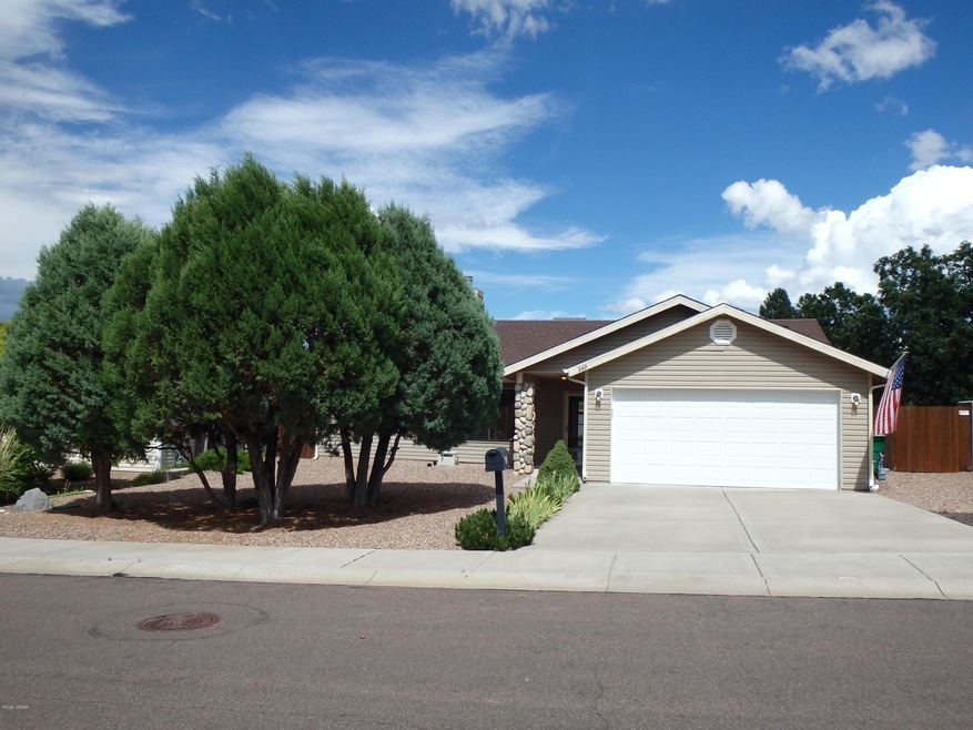 949 S Hunters Run, Show Low, AZ 85901 - photo 1