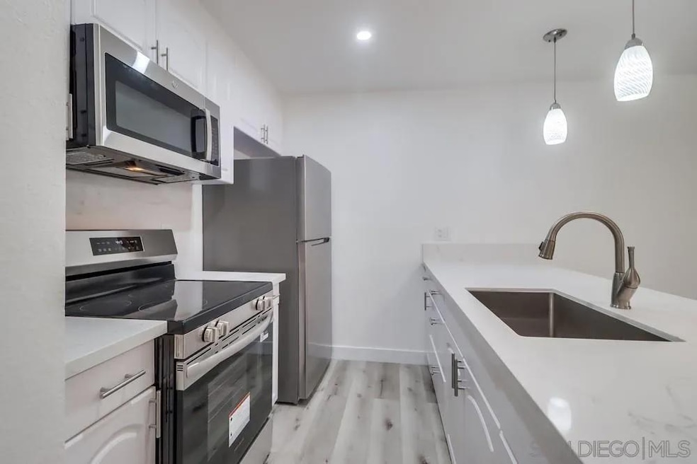 Pending $299,900 • Co-Listing Agent