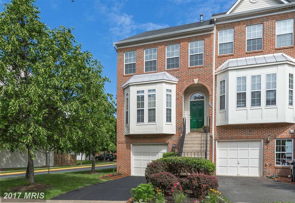 2554 James Monroe Cir, Herndon, VA 20171 - photo 1