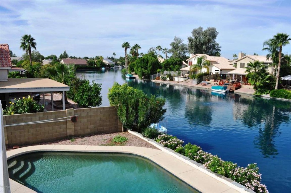 Pool - Lake view