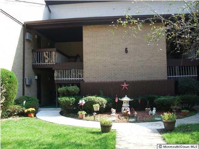 6 Pine Cluster Cir unit B, Manalapan, NJ 07726 - photo 1