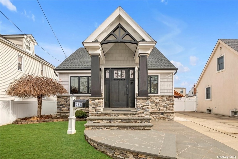 Sold $845,000 • Co-Listing Agent