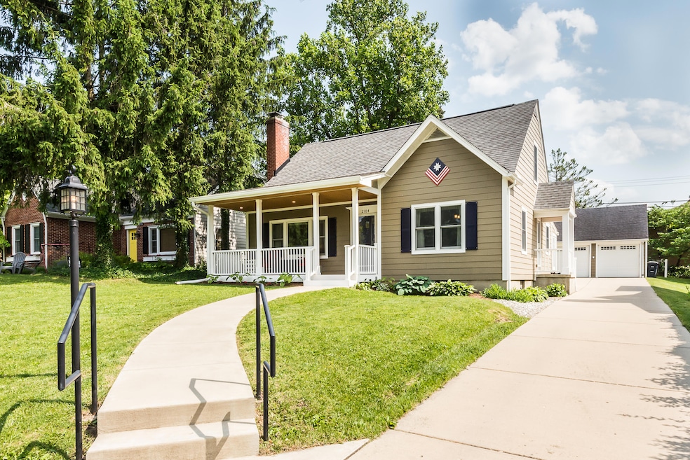 2104 Winchell