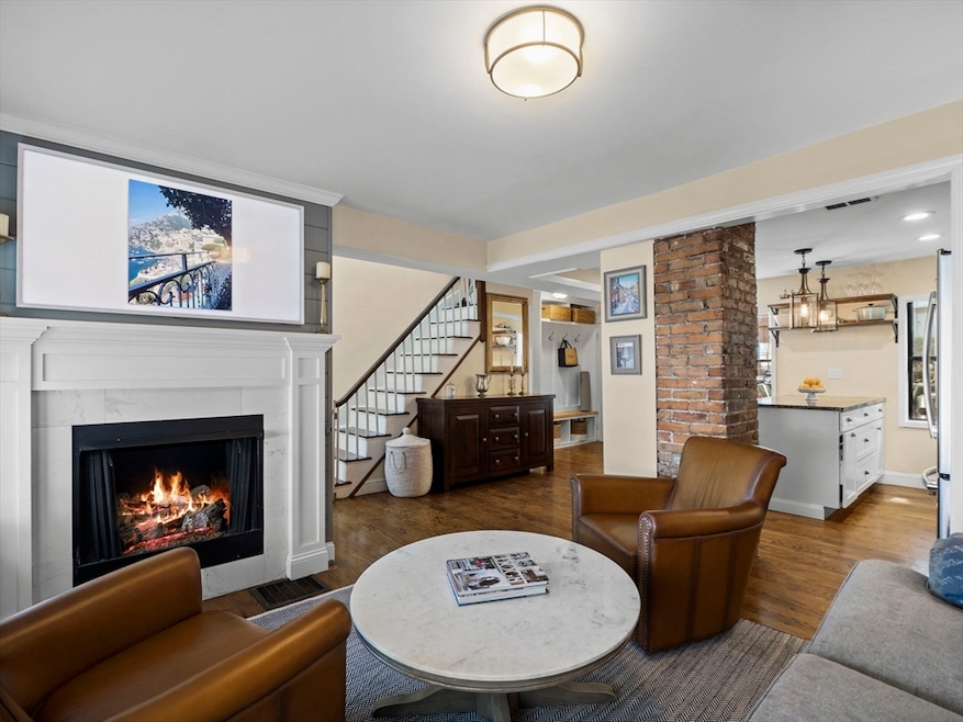 Sold $889,900 • Co-Listing Agent