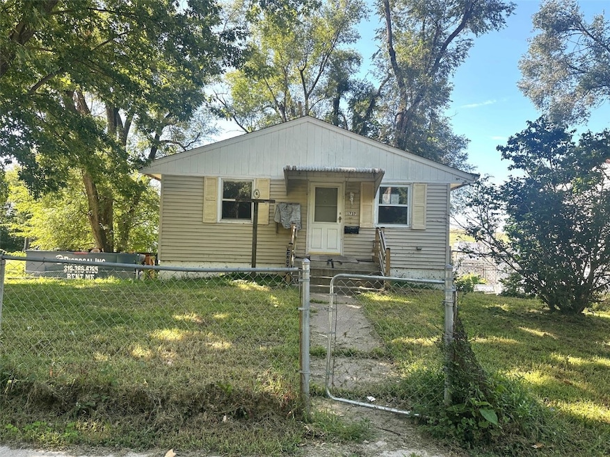 1737 14th Ave SE, Cedar Rapids, IA 52401 - photo 1