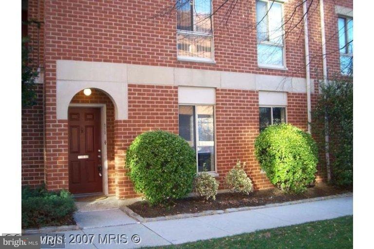 512 S Charles St, Baltimore, MD 21201 - photo 1