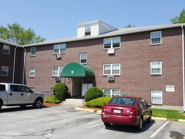96 Richardson St unit B5, Billerica, MA 01821 - photo 1